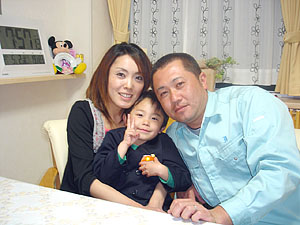 収納力を考えた明るいキッチンがお気に入り